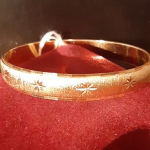 Monet Gold Star Bracelet